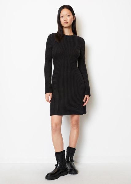 Dresses Black Women Long-Lasting Flared Knit Dress Slim With Fully Fashioned Details