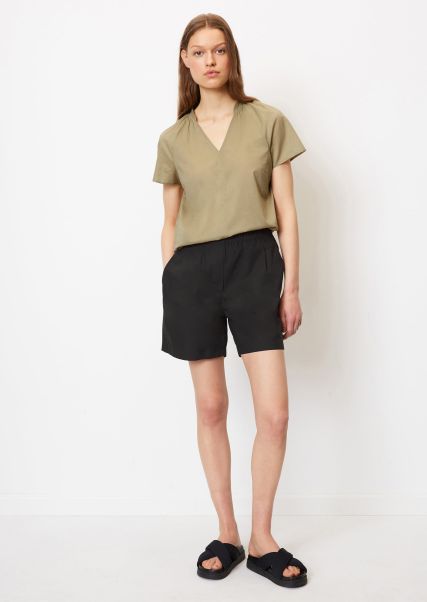 Black Shorts With An Elasticated Waistband Made Of Paper Touch Poplin Women Shorts Versatile